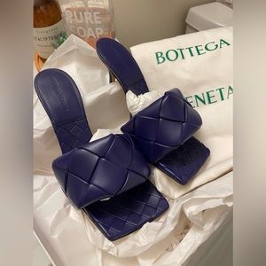 ❌ “Sold” ❌Authentic Bottega mules size 39.5